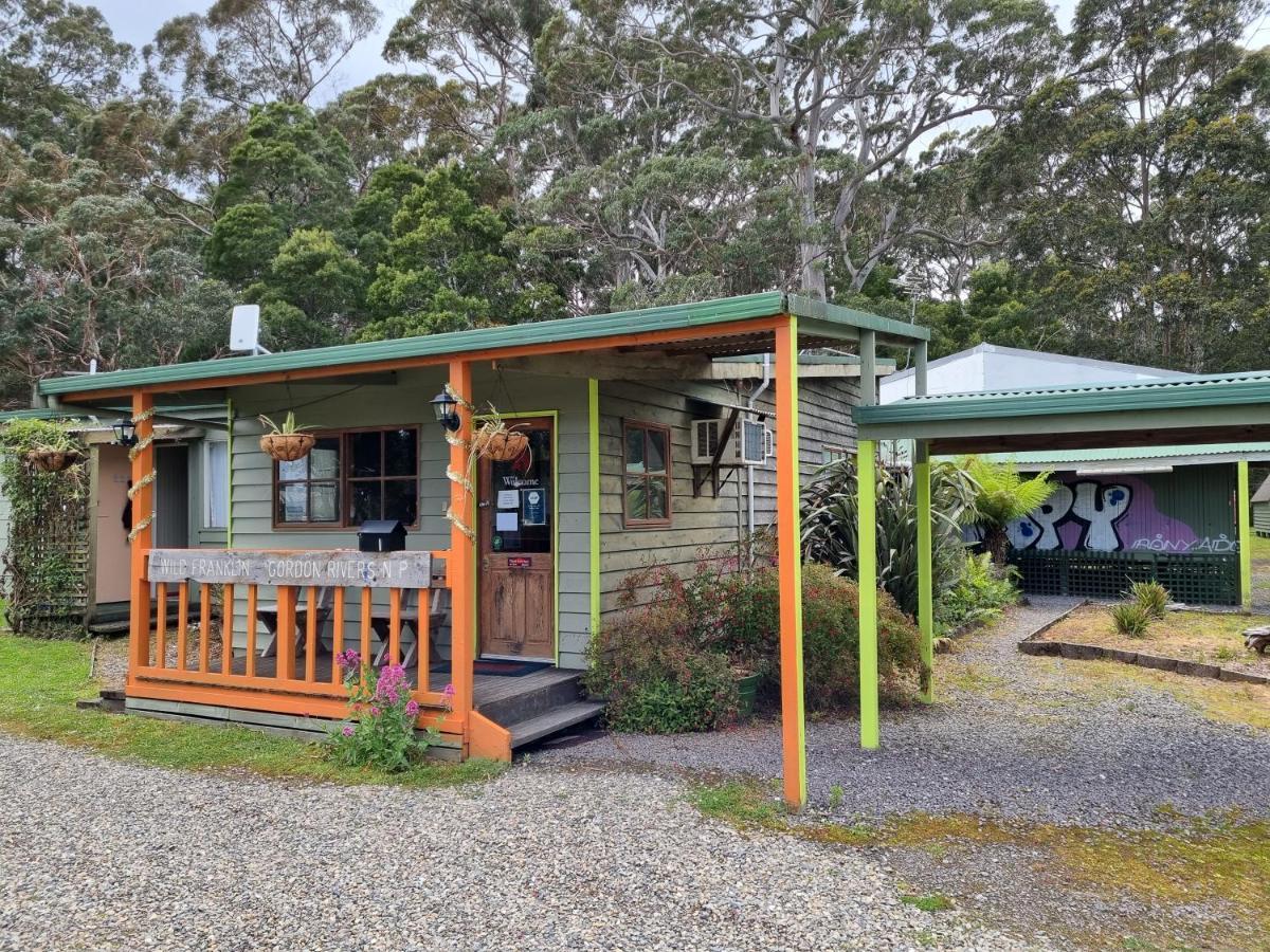 Strahan Backpackers ภายนอก รูปภาพ